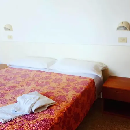 Otel Moroni 2*